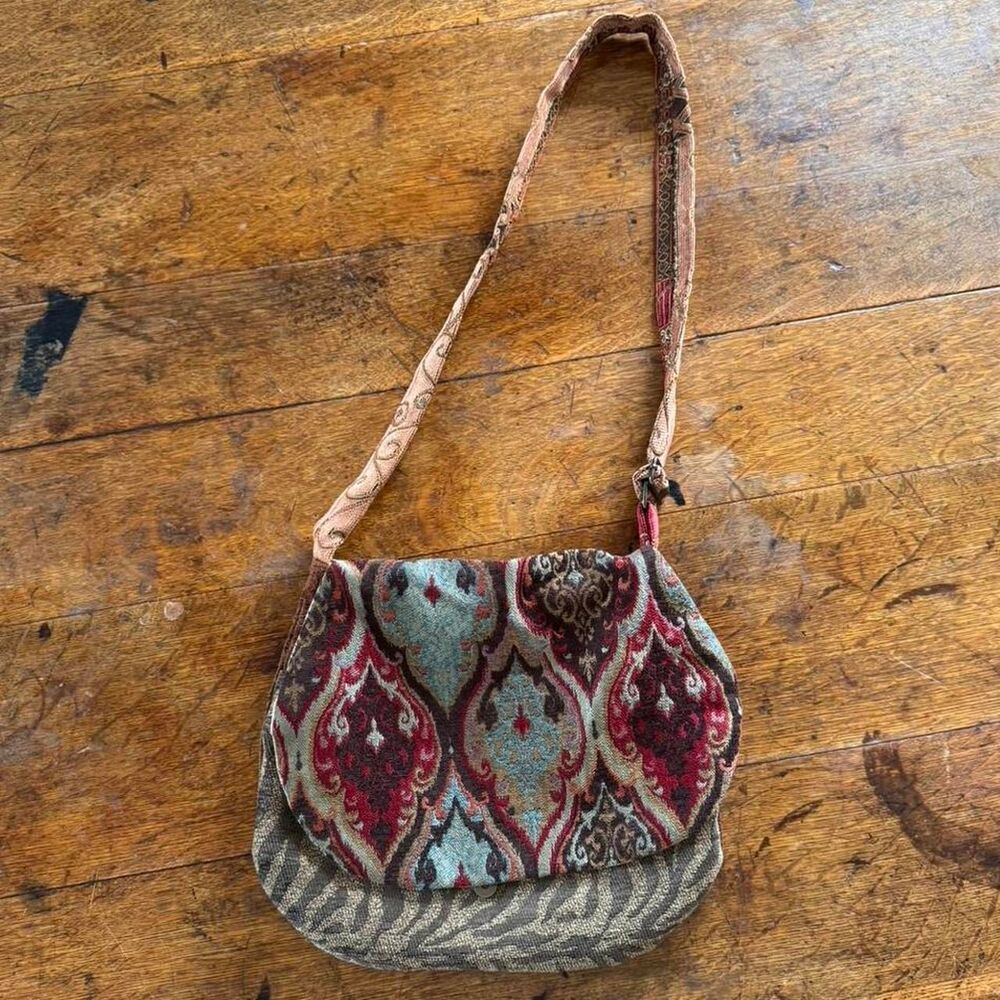 Multicoloured boho crossbody bag with adjustable strap